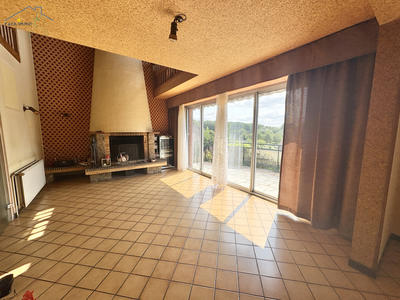 Maison - 220 m² - 9 pièces