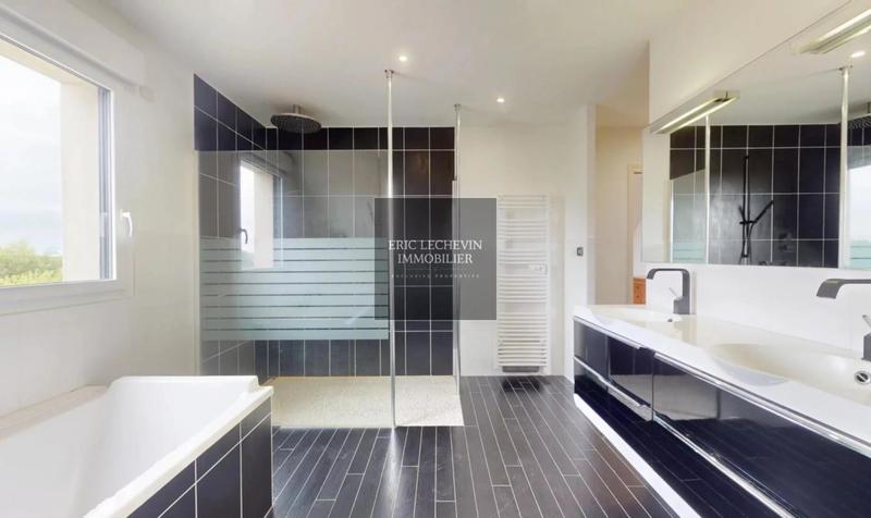 Maison - 141 m² - 6 pièces