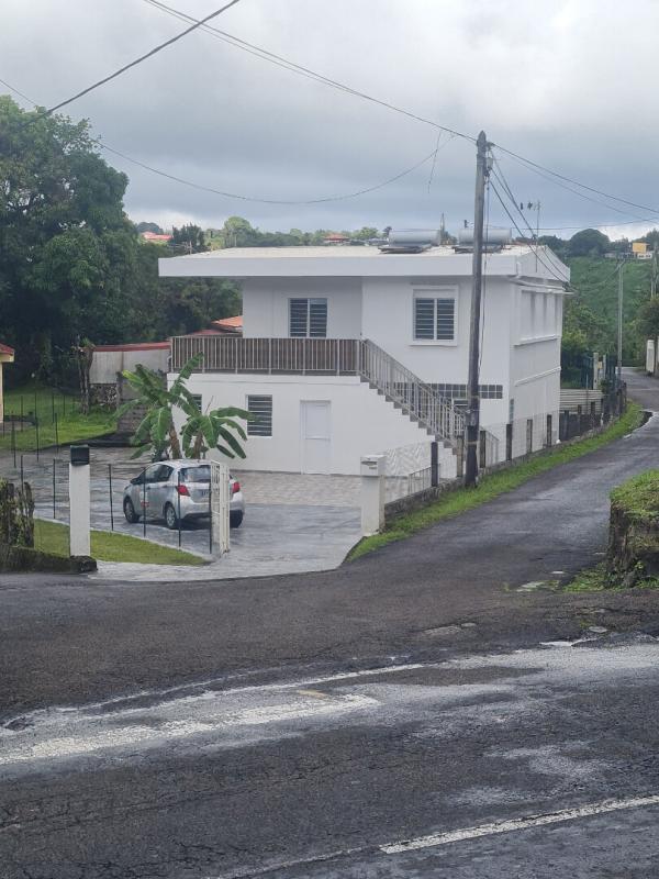 Maison - 210 m² - 7 pièces