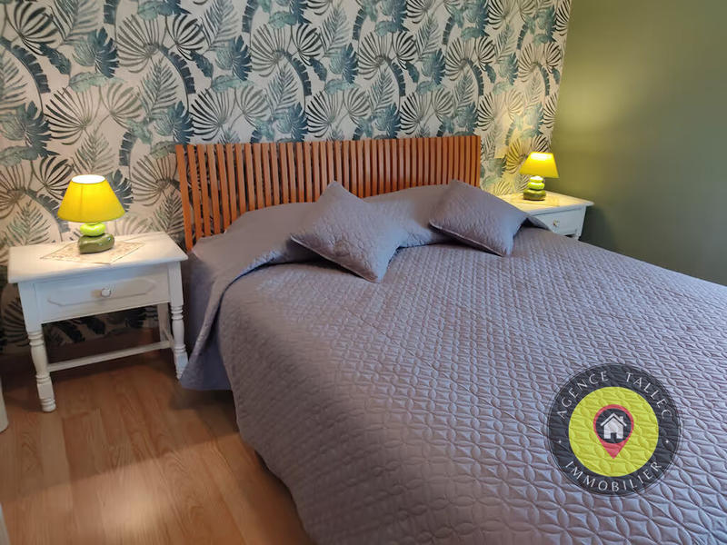 Maison - 270 m² - 11 pièces