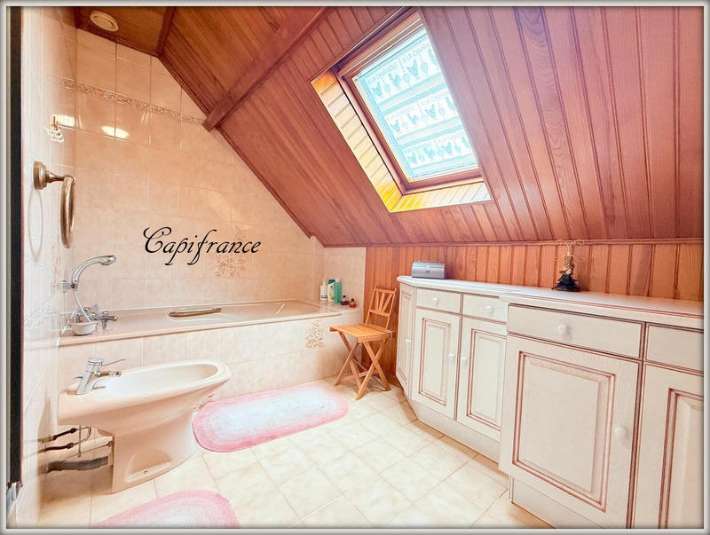 Maison - 95 m² - 5 pièces