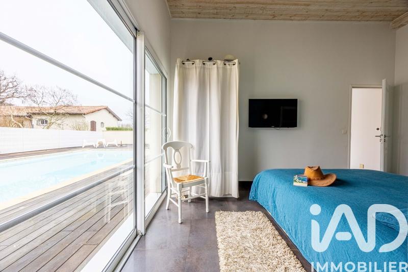 Maison - 250 m² - 7 pièces