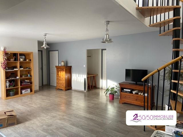 Maison - 90 m² - 4 pièces