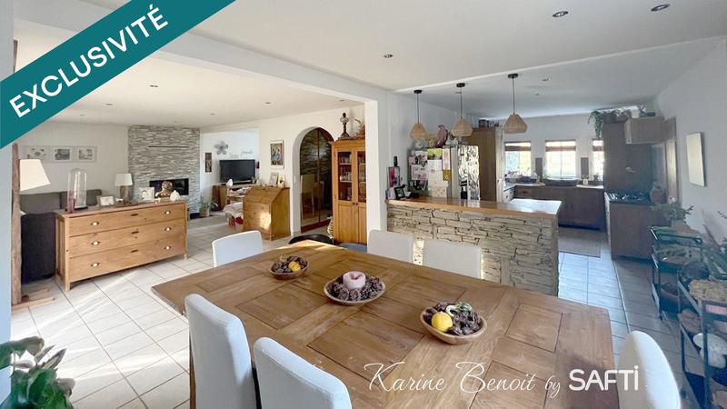 Maison - 237 m² - 8 pièces