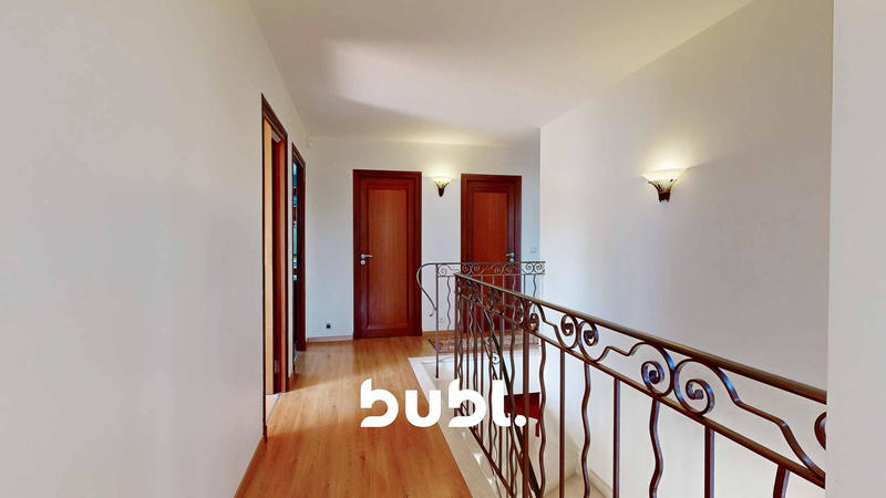 Maison - 302 m² - 12 pièces