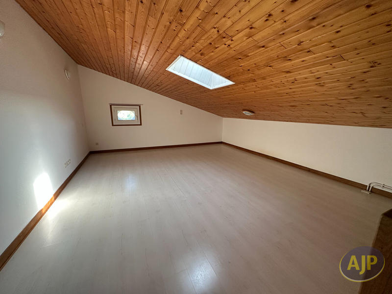 Maison - 200 m² - 7 pièces