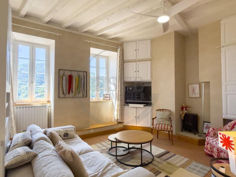 Maison - 198 m² - 6 pièces