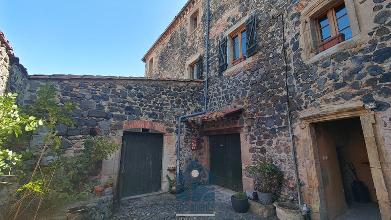 Maison - 300 m² - 7 pièces