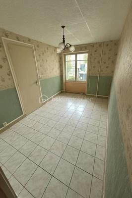 Maison - 84 m² - 4 pièces