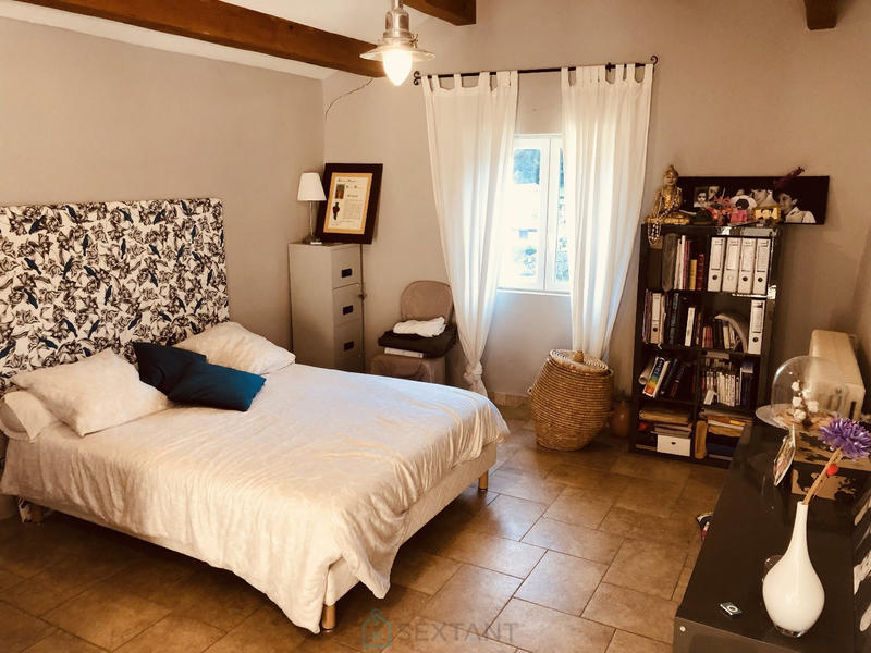 Maison - 220 m² - 6 pièces