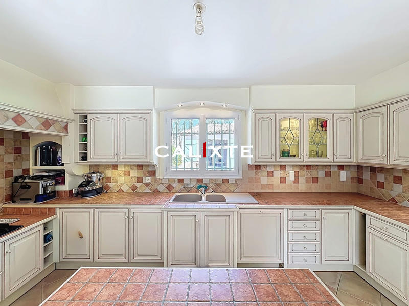 Villa - 215 m² - 5 pièces