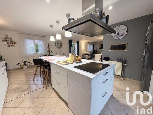 Maison - 210 m² - 9 pièces