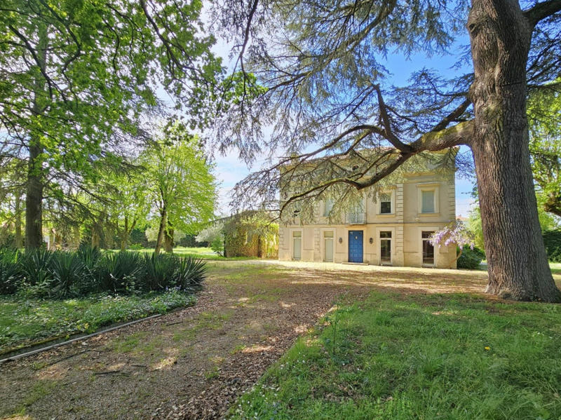 Maison - 446 m² - 14 pièces