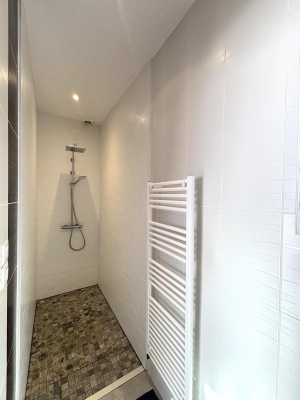 Maison - 181 m² - 7 pièces