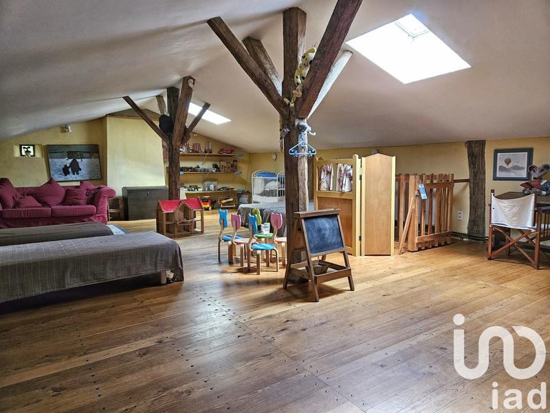 Maison - 365 m² - 7 pièces