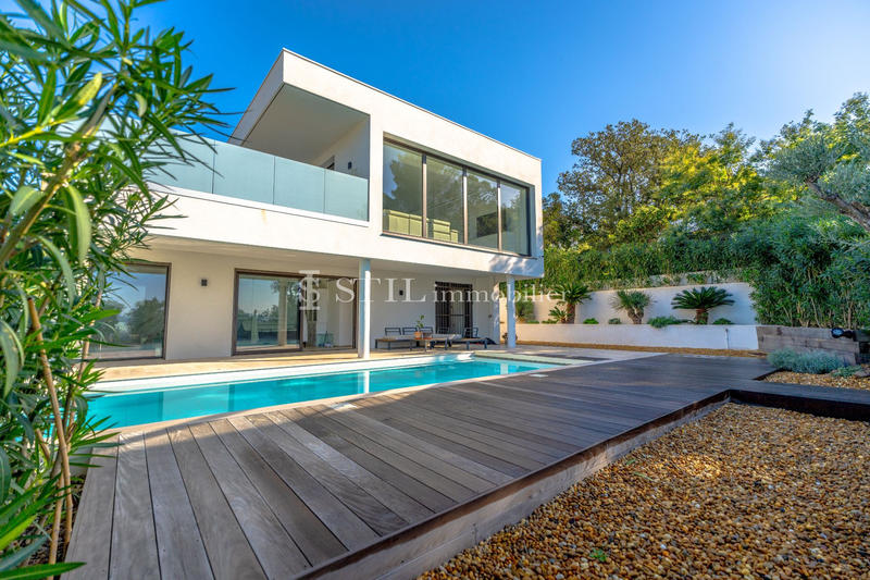 Villa - 297 m² - 8 pièces