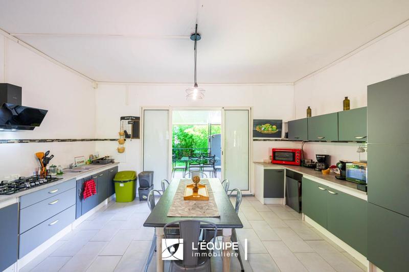 Maison - 185 m² - 7 pièces