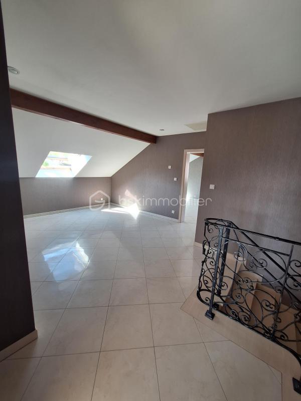 Maison - 175 m² - 6 pièces