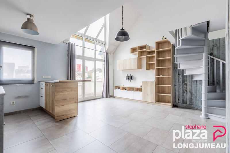 Appartement - 97 m² - 5 pièces