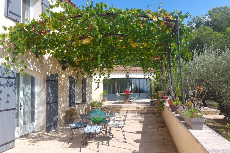 Maison - 221 m² - 5 pièces