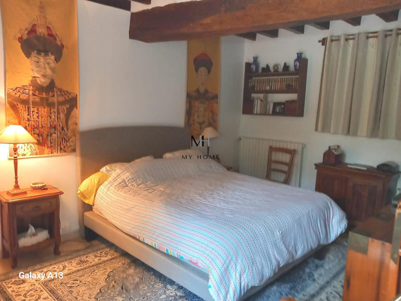 Maison - 360 m² - 8 pièces