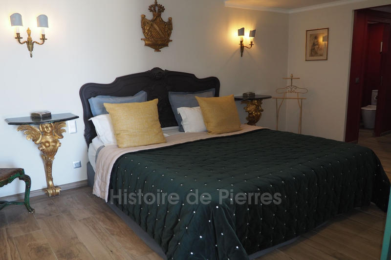 Maison - 300 m² - 10 pièces