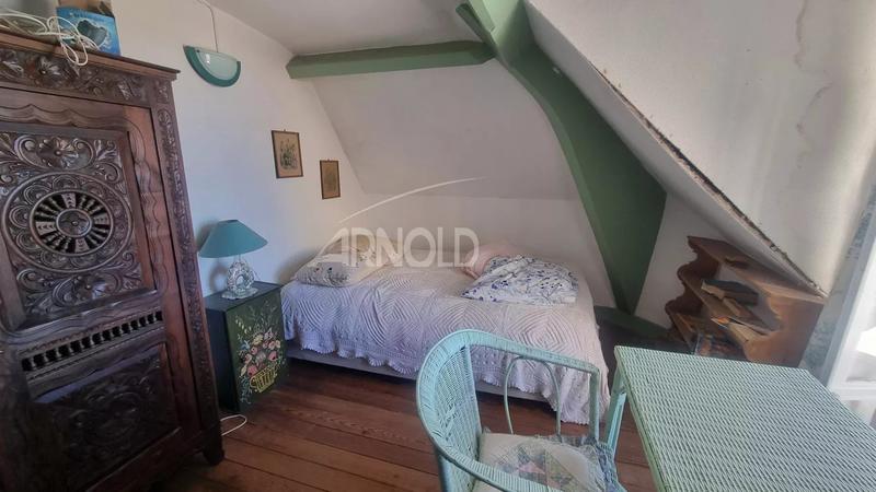 Maison - 215 m² - 11 pièces