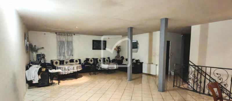 Maison - 236 m² - 7 pièces