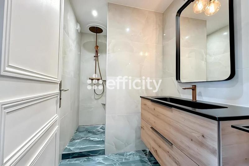 Appartement - 166 m² - 5 pièces