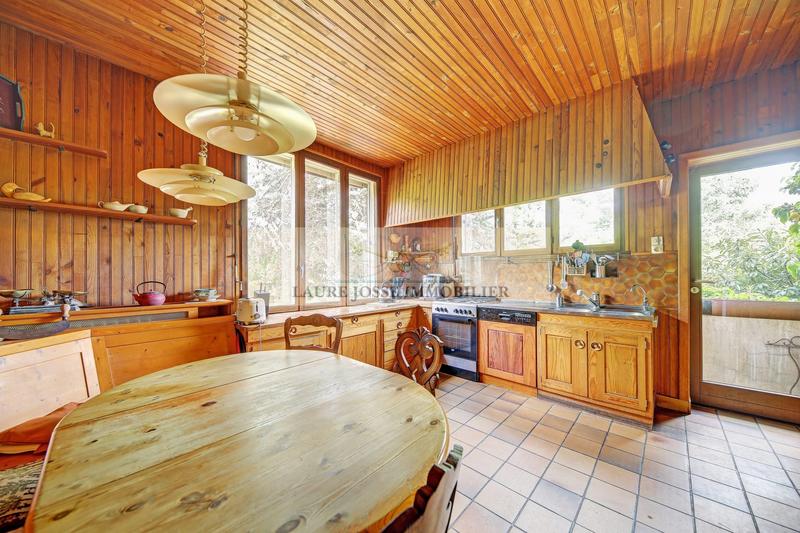 Maison - 235 m² - 9 pièces