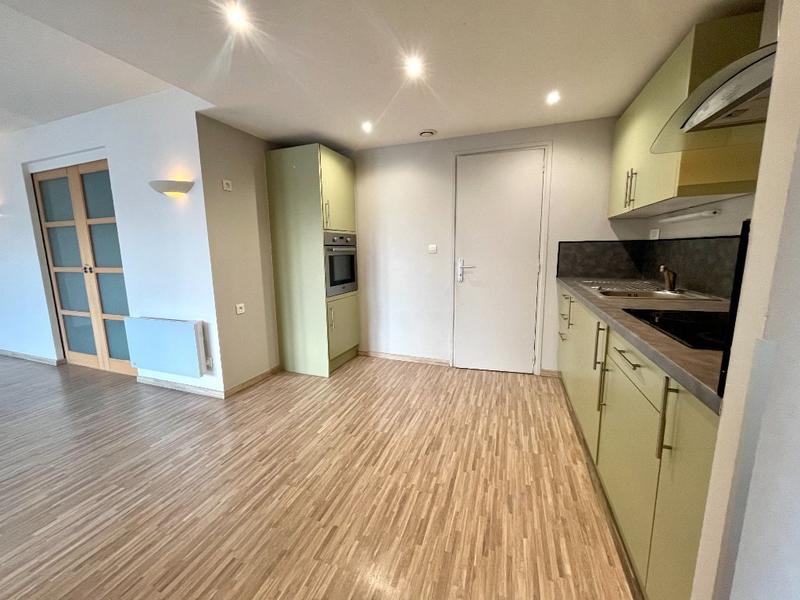 Loft - 92 m² - 4 pièces