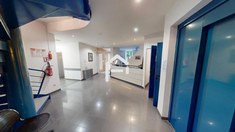 Local d'activité / Entrepôt - 656 m²