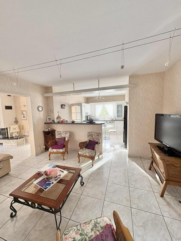 Maison - 219 m² - 6 pièces