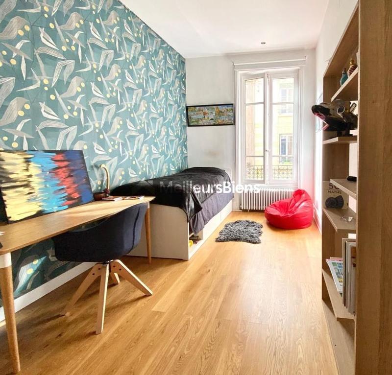 Appartement bourgeois - 117 m² - 4 pièces