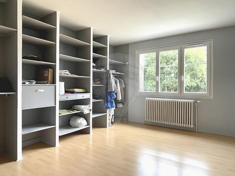 Maison - 183 m² - 7 pièces