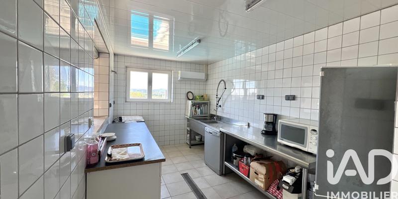 Maison - 230 m² - 7 pièces