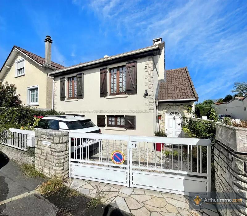 Maison - 89 m² - 5 pièces