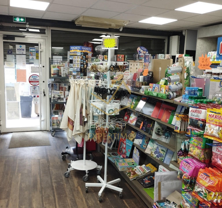 Fonds de commerce - Magasins - 54 m²