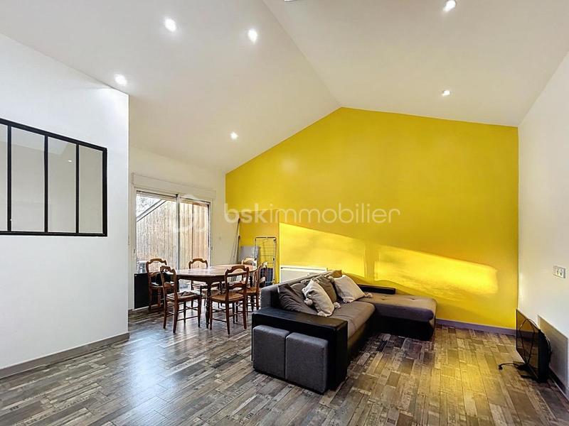 Maison - 215 m² - 8 pièces