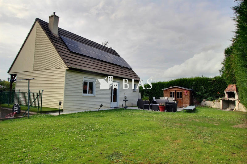 Maison - 90 m² - 5 pièces