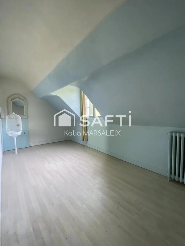 Maison - 239 m² - 9 pièces