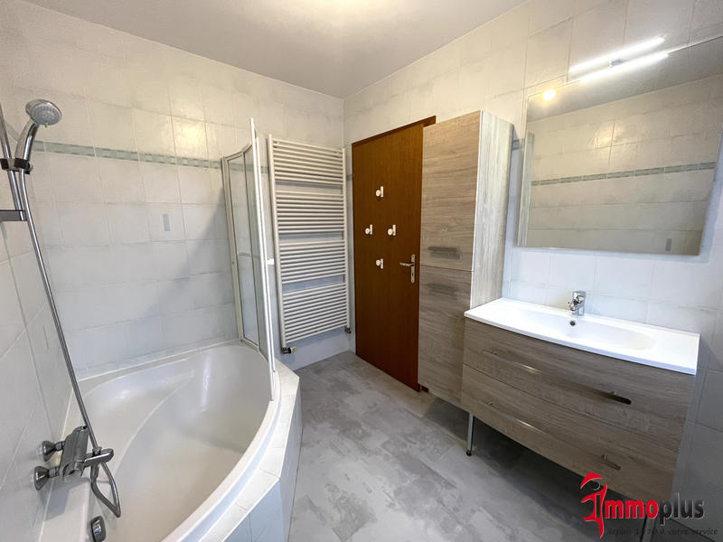Appartement - 93 m² - 4 pièces