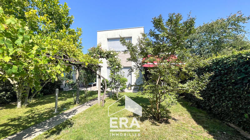 Maison - 83 m² - 4 pièces