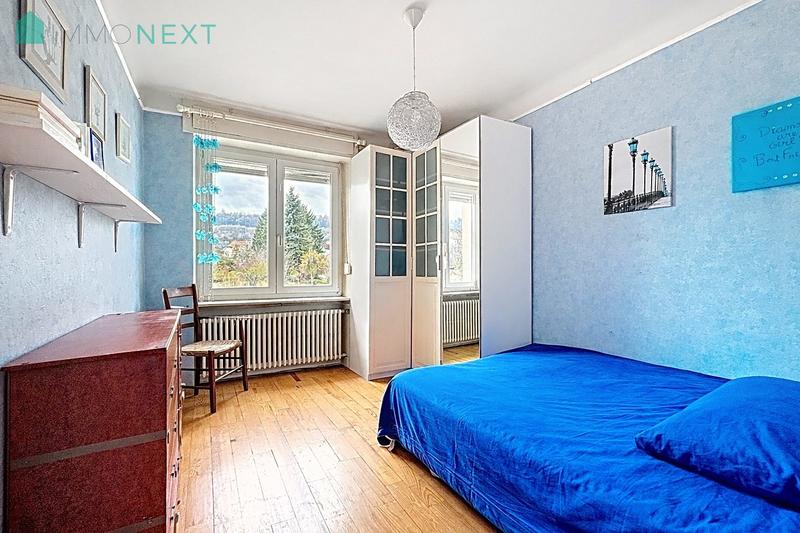 Maison - 213 m² - 9 pièces