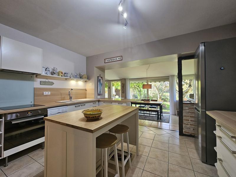 Maison traditionnelle - 157 m² - 4 pièces