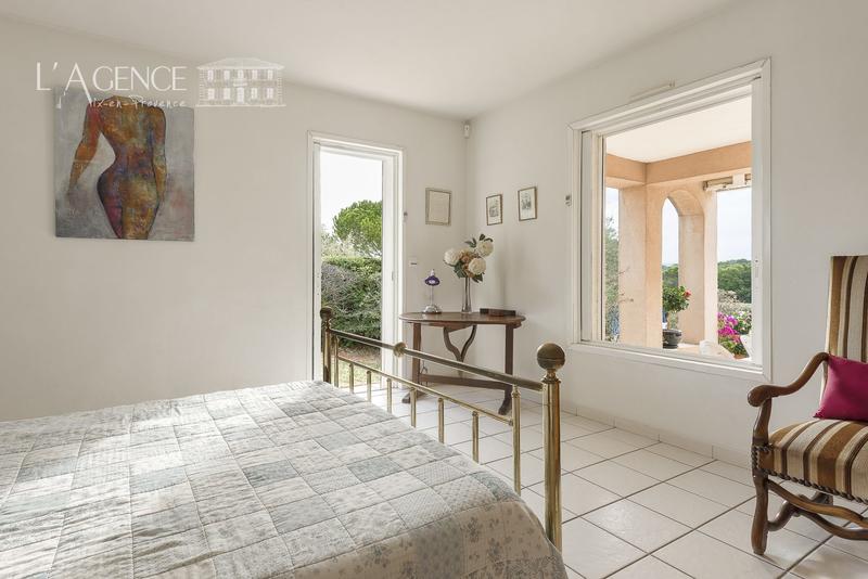 Maison traditionnelle - 180 m² - 6 pièces