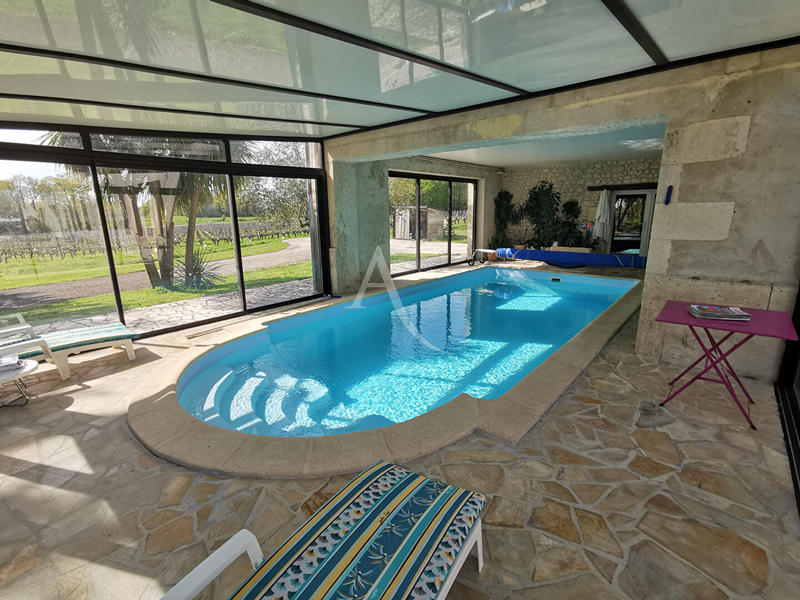 Maison - 373 m² - 11 pièces