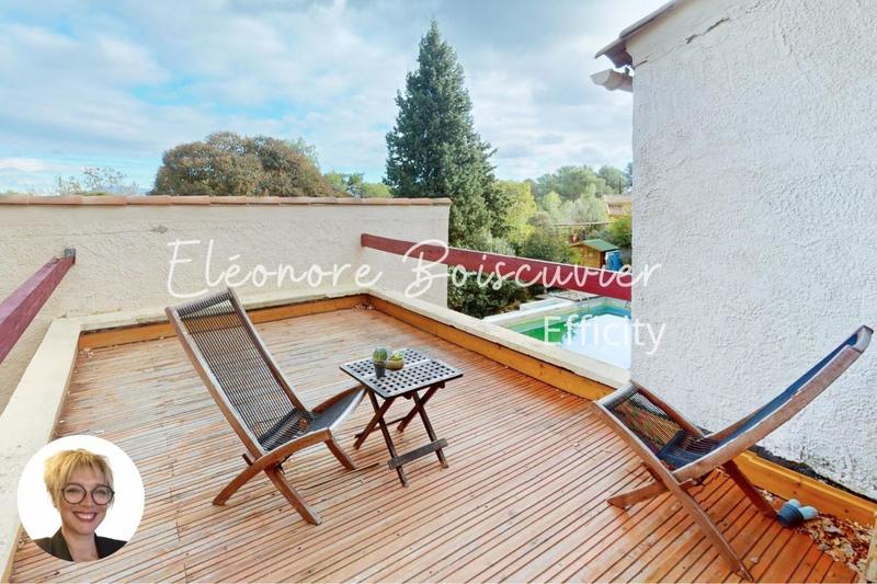 Maison - 241 m² - 8 pièces