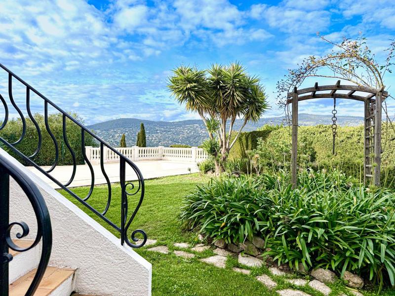 Maison - 200 m² - 6 pièces