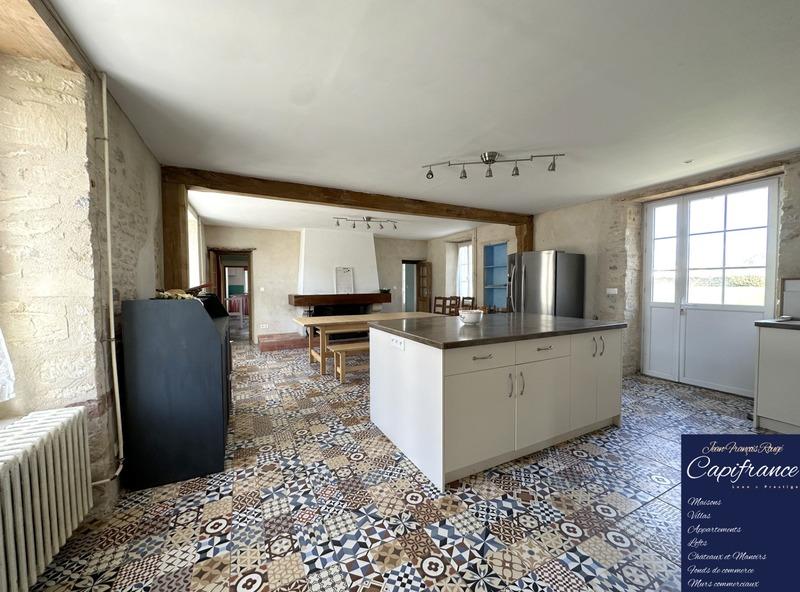 Maison - 350 m² - 16 pièces